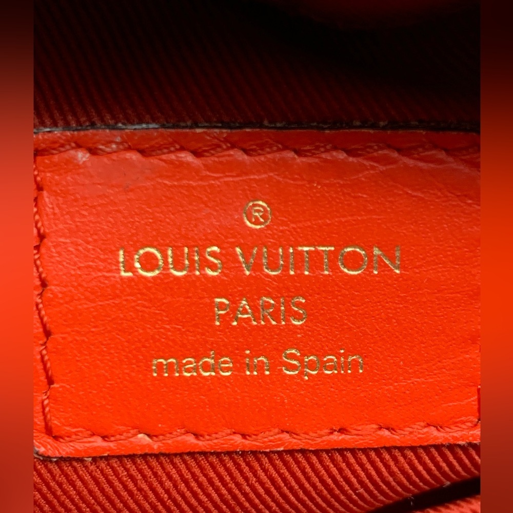 LOUIS VUITTON Monogram Saintonge Red - Picture 4 of 14